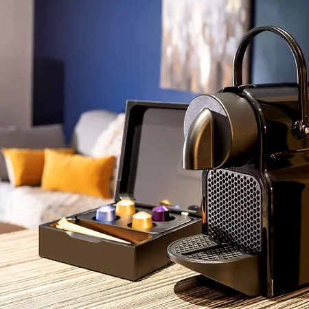 Adagio Centre 4*