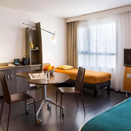 Adagio Centre Aparthotel 4*