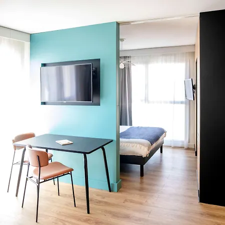 Adagio Centre 4*